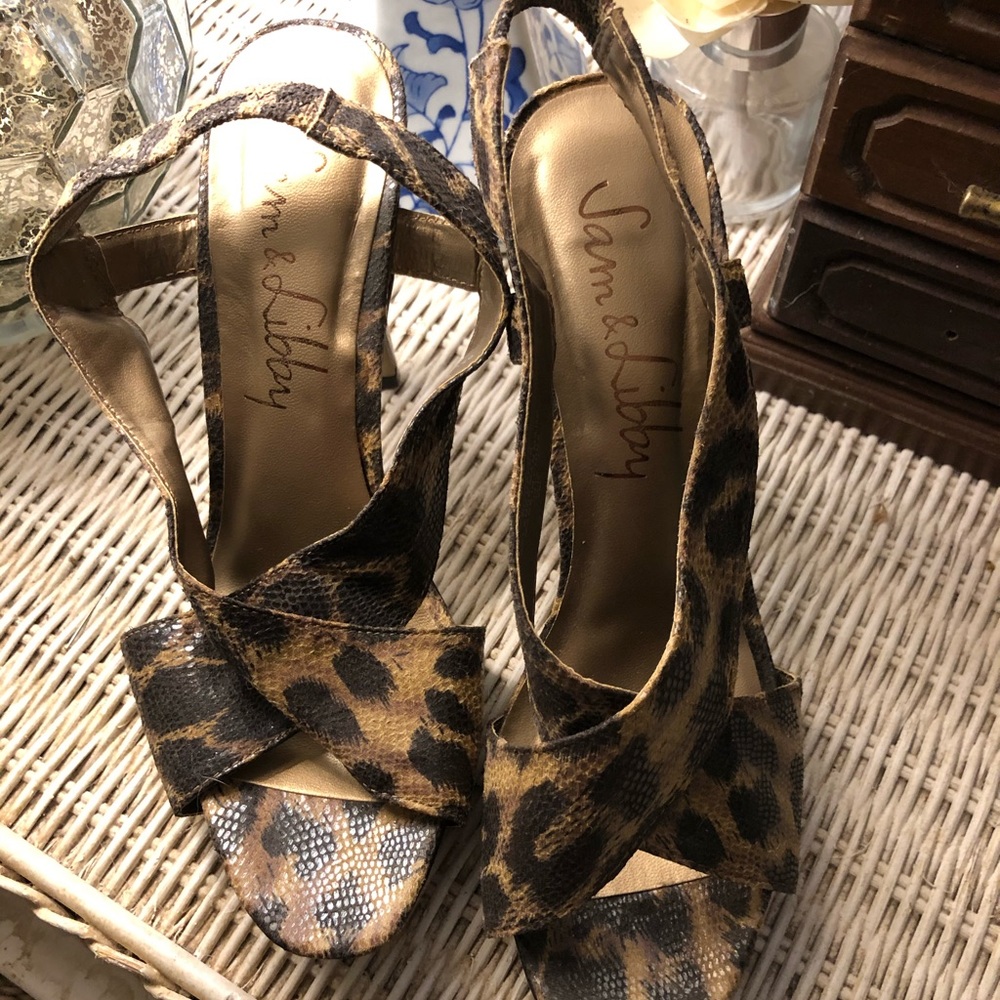 Sz 7 leopard print, snakeskin, strappy, high heel